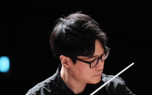 정교한 앙상블로 빚어낸 소리의 파노라마… 마에스트로 박해원의 ‘완벽한 몰입’