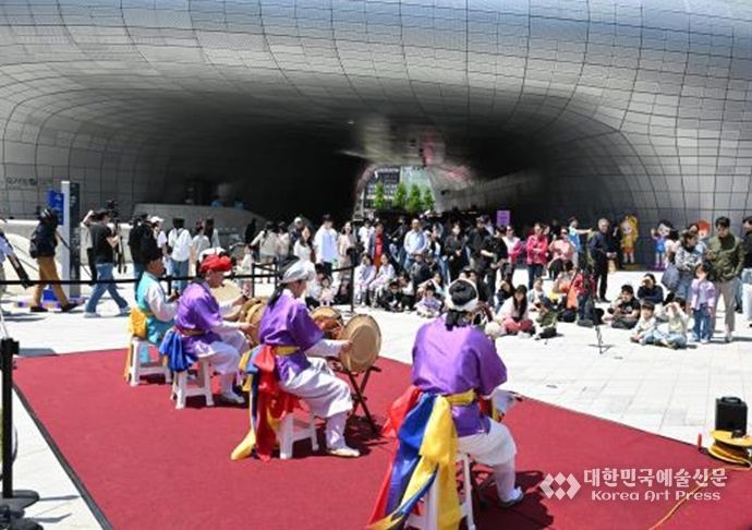 DDP 봄축제 미니콘서트